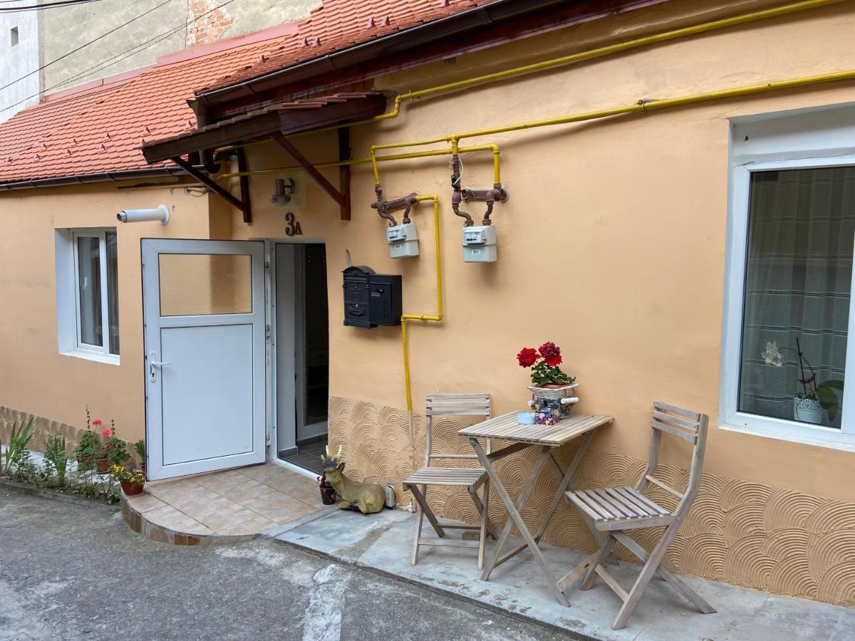 Brick Wall Sibiu Exterior photo